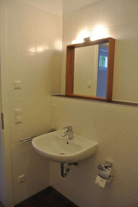Dusche + WC