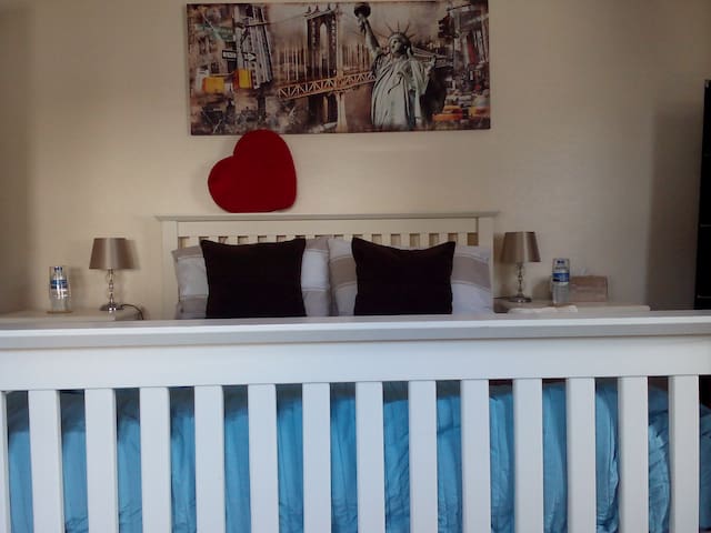 Bristol, Double room in quiet house