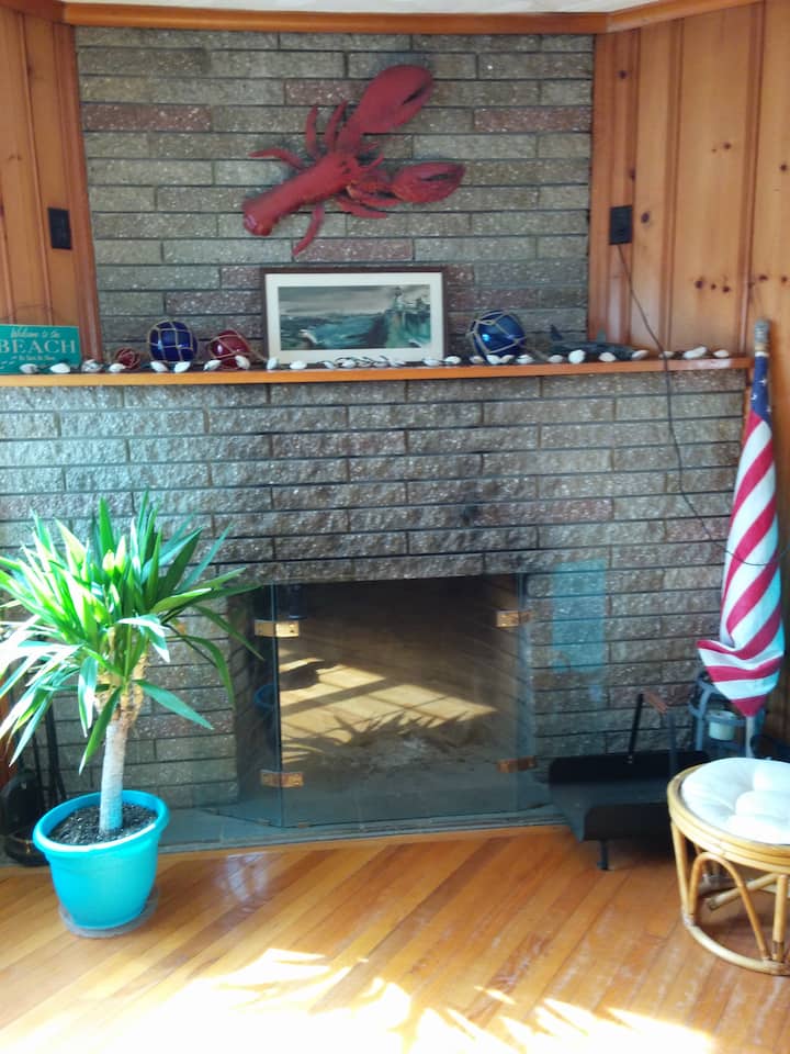 Charming Ocean-side Beach Cottage - Beach Haven, NJ