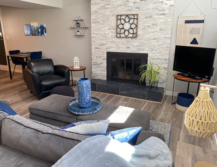 Modern & Cozy Nature Retreat, Legal & Registered - West Kelowna