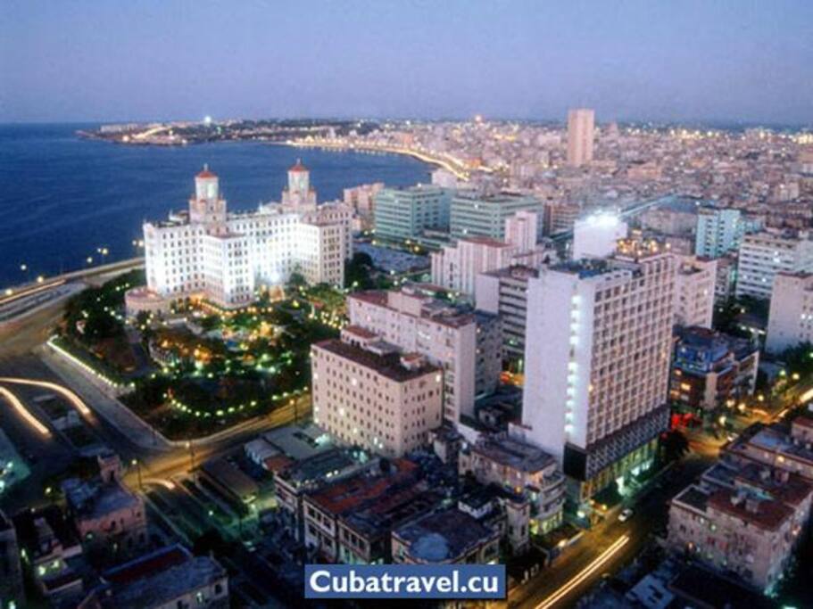 NEREYDA' S ACCOMMODATION, LOCATED HERE AT LA RAMPA IN VEDADO NEIGHBORHOOD. HAVANA.
ALOJAMIENTO DE NEREYDA UBICADO AQUÍ EN LA RAMPA, VEDADO, LA HABANA.