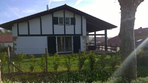 Salt, 200 m² Maison Aice Egoa