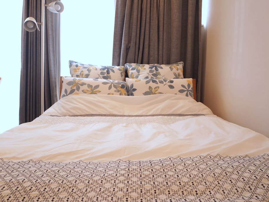Double bed 140x200