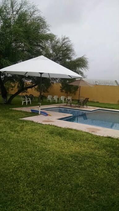 Lo grande del area de la picina