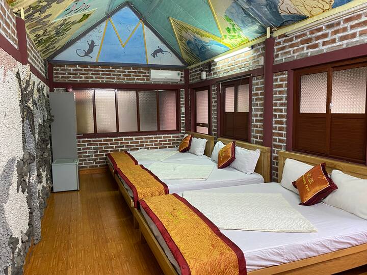 Bungalow 3 x double bed B2