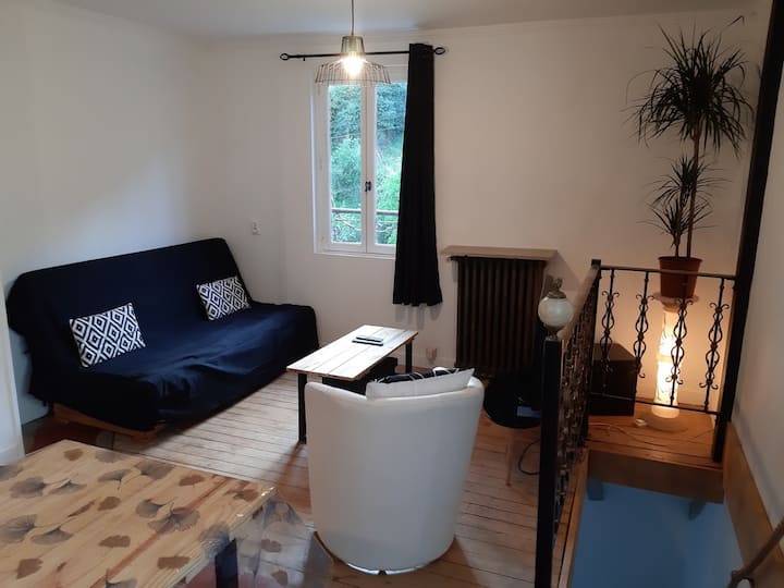 La Petite Maison Dans La Vallée - Avallon