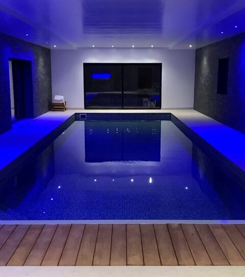 Luxury Barn Conversion- Indoor Pool, Gym & Hot Tub