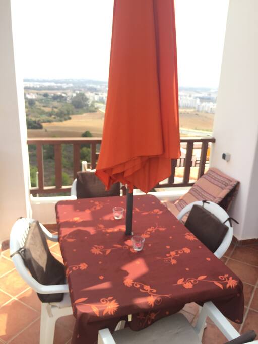 Vue de la terrasse
côté mer.