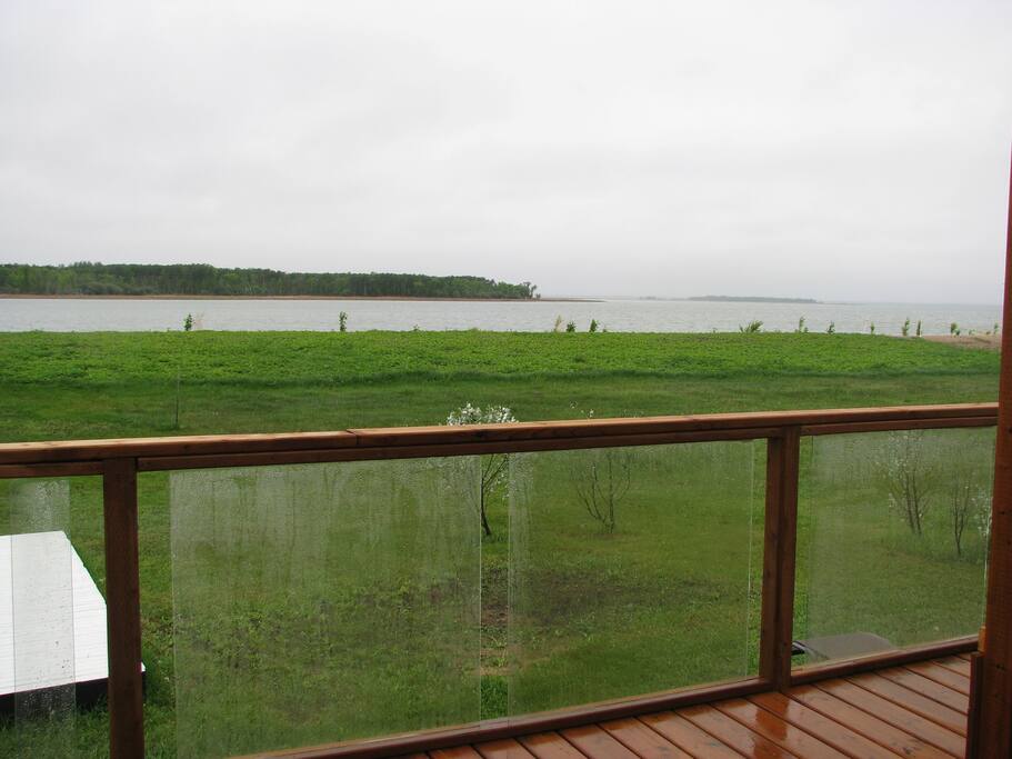 The cottage is lakeside and steps away from the water. Lake great for swimming and stays clean all summer. Lake is shallow near the shore so good for kids and gets deeper further out for watersports.