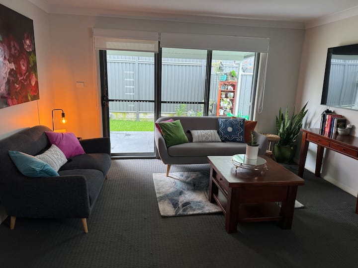 Luxe And Elegant Home - Kingswood