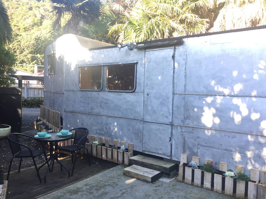 The cabin in the citrus garden