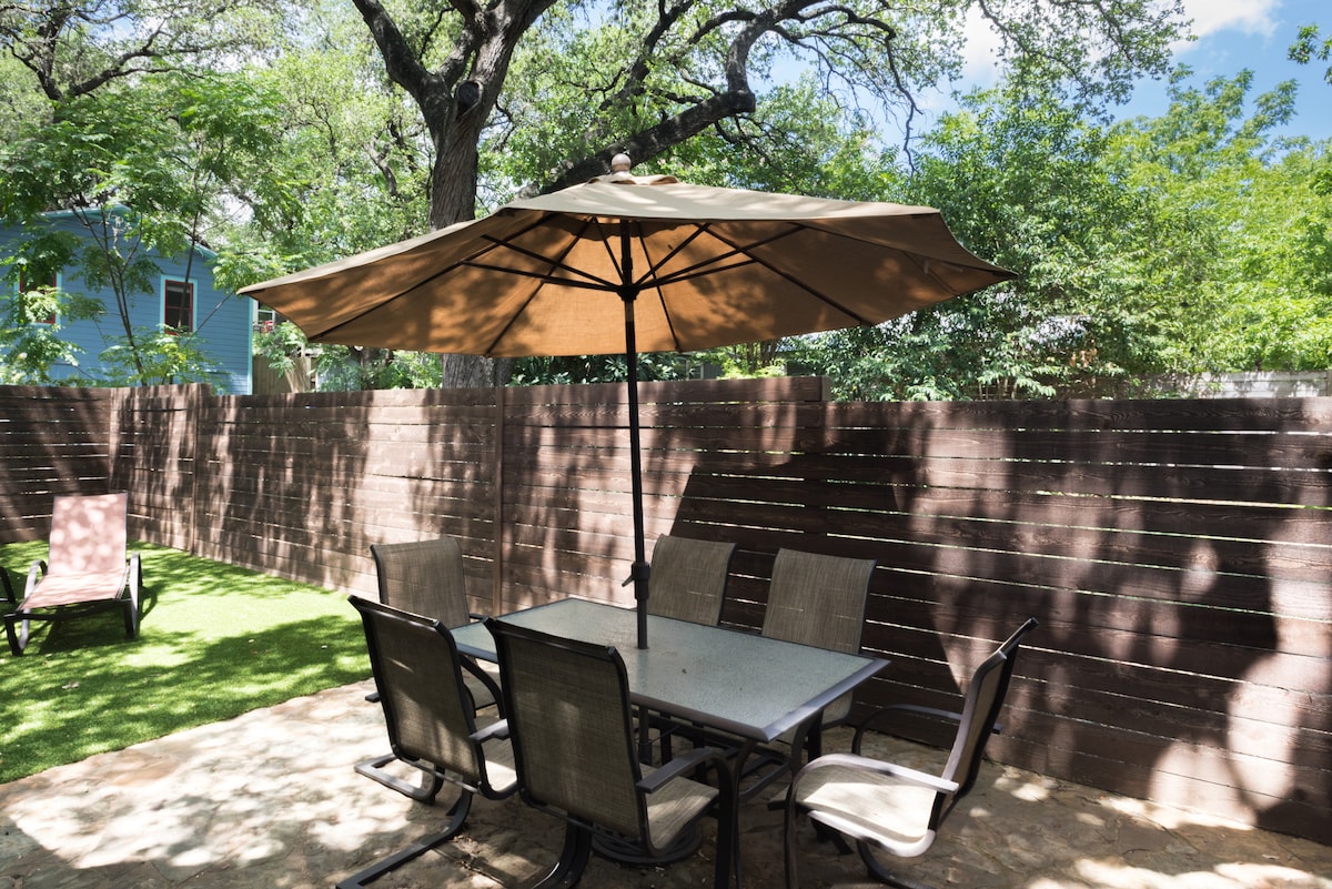 A Modern Spin on a Cozy '50s Home in Bouldin Creek