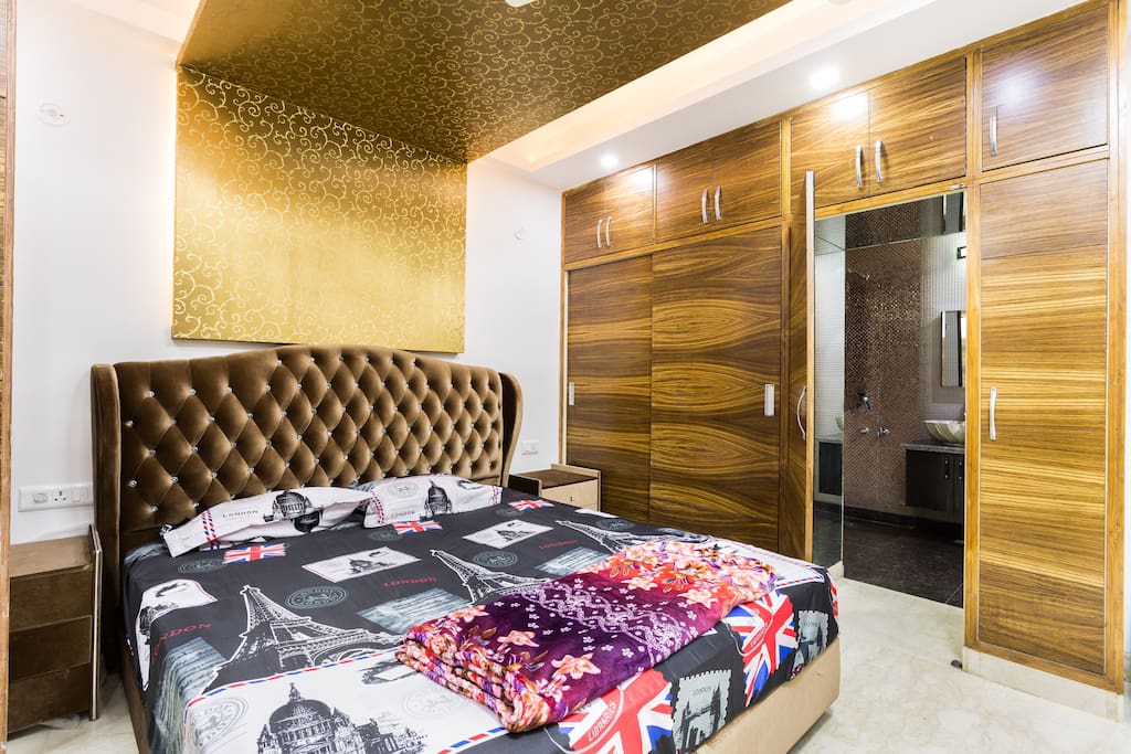 Master Queen Bedroom with walkin wardrobe and ensuite washroom.