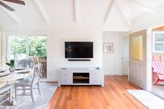 Cycle+or+Walk+to+Hanalei+Bay+from+This+Bright+and+Airy+Home