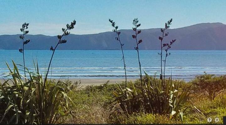 Paraparaumu Beach Hideaway