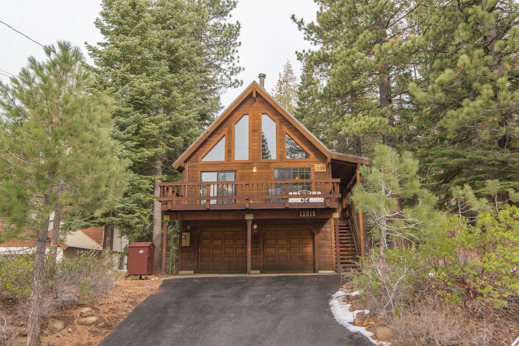 Cozy Cabin Nestled in Tahoe Donner - Cabins for Rent in ...