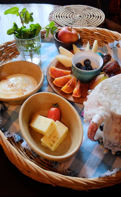Breakfast Basket - courses of cereals, organic milk and yoghurt, fruit platter, fresh juice. Fresh bread/croissants from the bakery and perhaps a taste of local specialities such as award-winning Mossfield Cheeses.