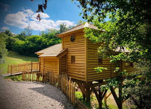 Treehouse with spa and sauna