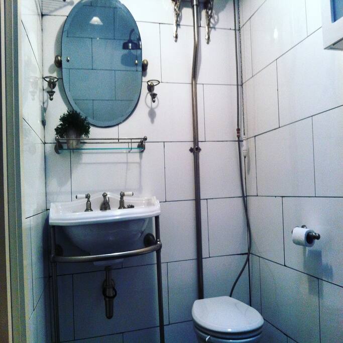 Clean and crisp bathroom