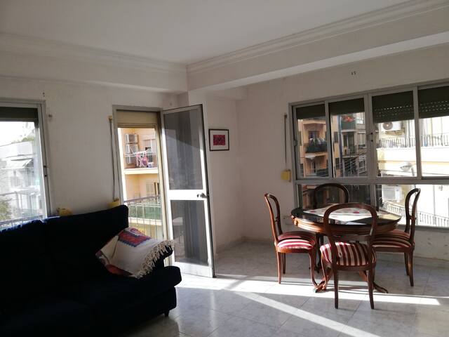 HABITACION TRANQUILA Y Luminosa CON. WI-fi