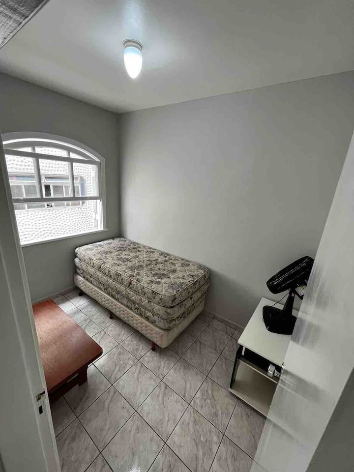 Спалня 3 (1 кутия + допълнителен матрак)