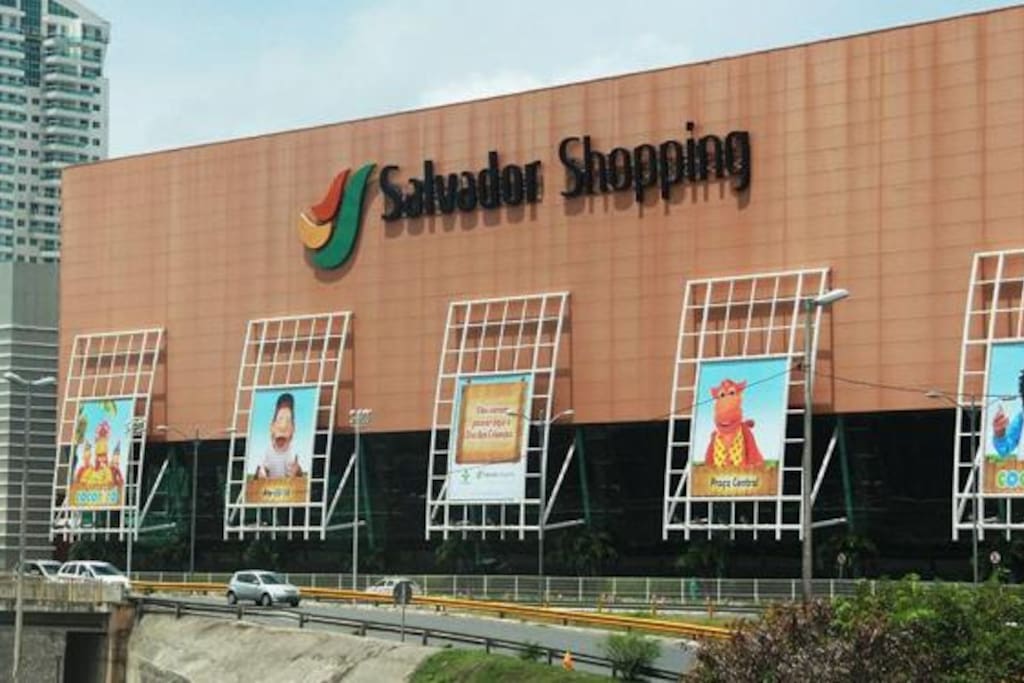 Ao lado do Shopping