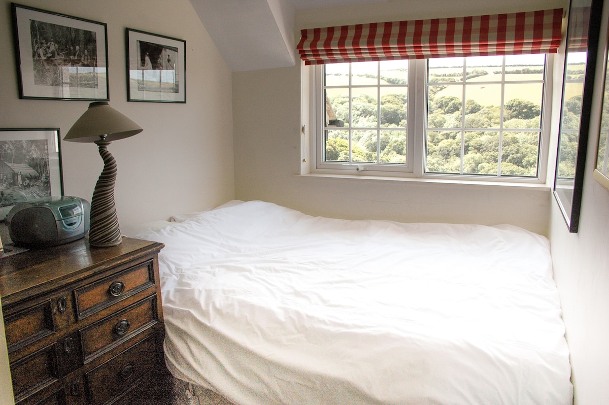 Dormitorio 3: ten en cuenta que este dormitorio ahora es de 2 individuales en lugar de uno doble. La foto se actualizará pronto.