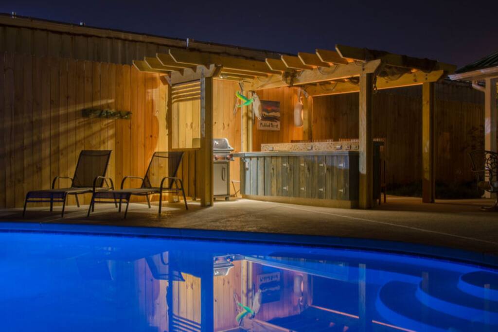 Enjoy an Island Oasis in Your Very Own Backyard!