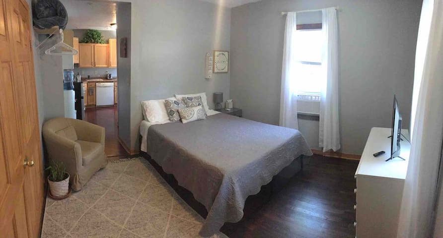 Private Studio Apartment In West Allis W Parking 1 Bedroom 1 Bathroom Apartment West Allis United States