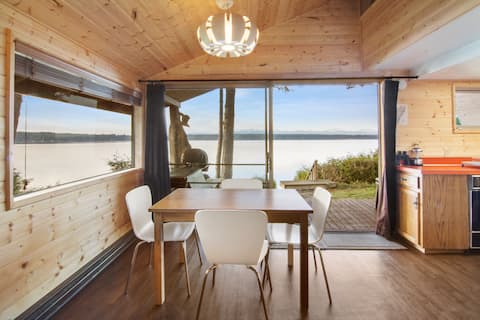 Private Island Beach Cabin. Hot Tub, Kayak, SUPs