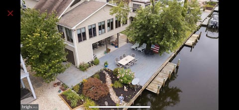 Renovated Family Beach Home w/ Private Dock+Kayaks