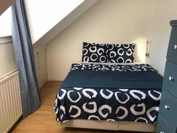 Spálňa s manželskou posteľou 