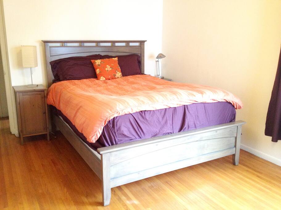 Queen size memory foam bed.