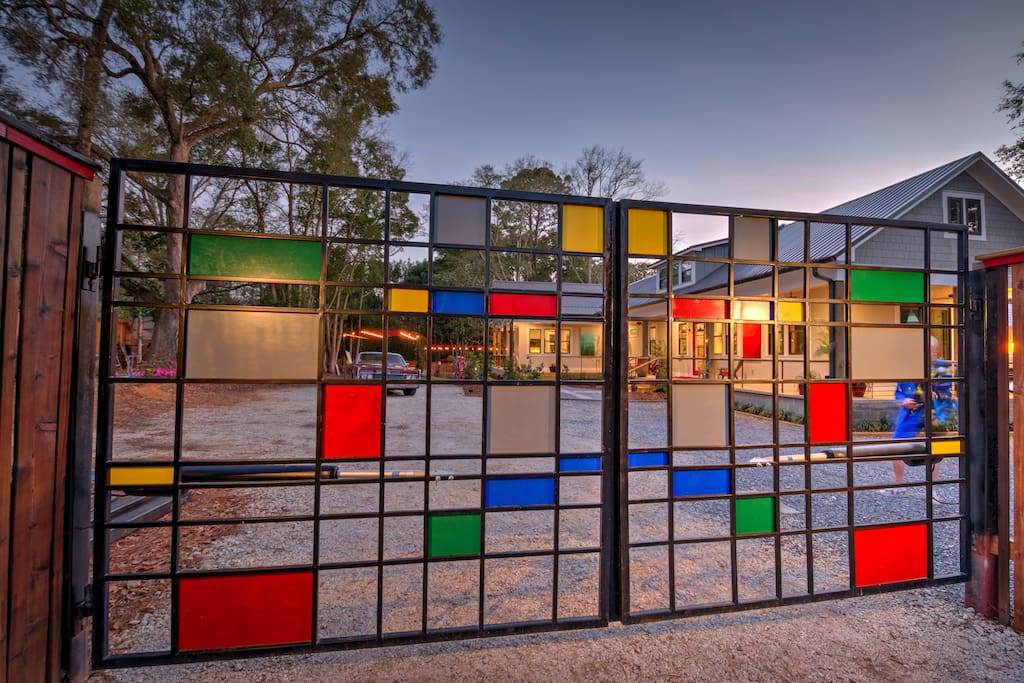 Privacy gate on Nichols
