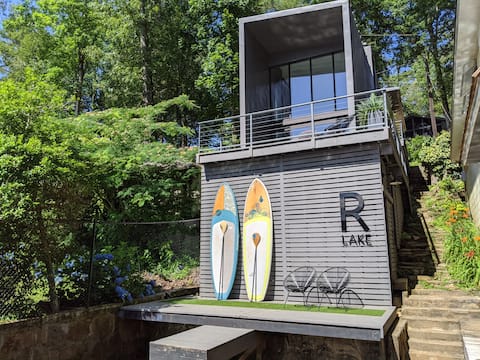 R LAKE – Tiny Modern Lake House on Lake Rabun