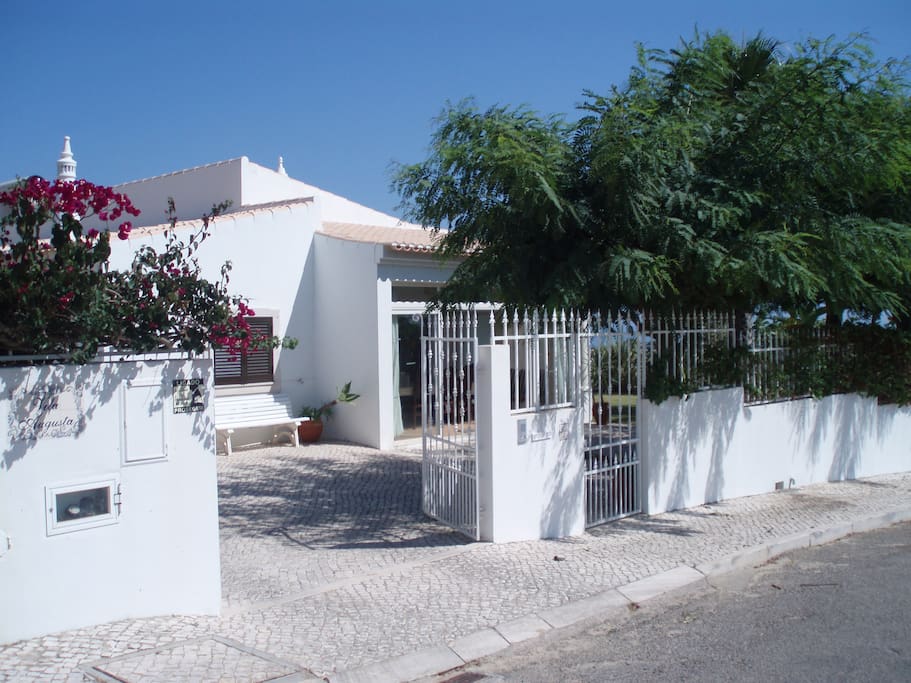 The Villa
A vivenda