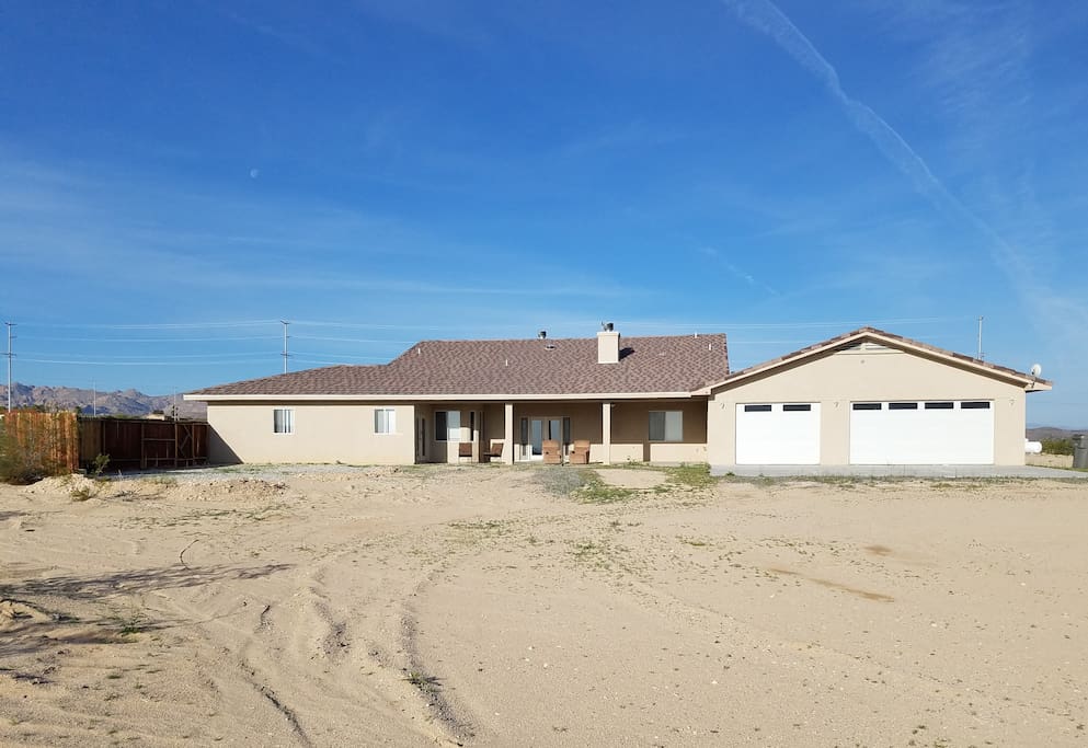 Private home on 10 beautiful desert acres