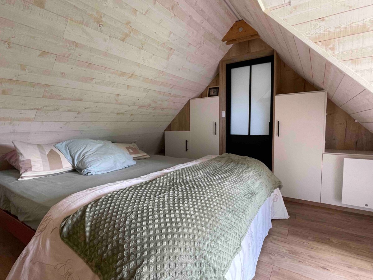 Soba za odrasle ispod vrha 