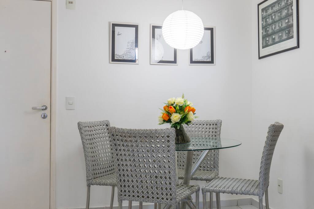 Apartamento no 13 andar com vista para o mar.
