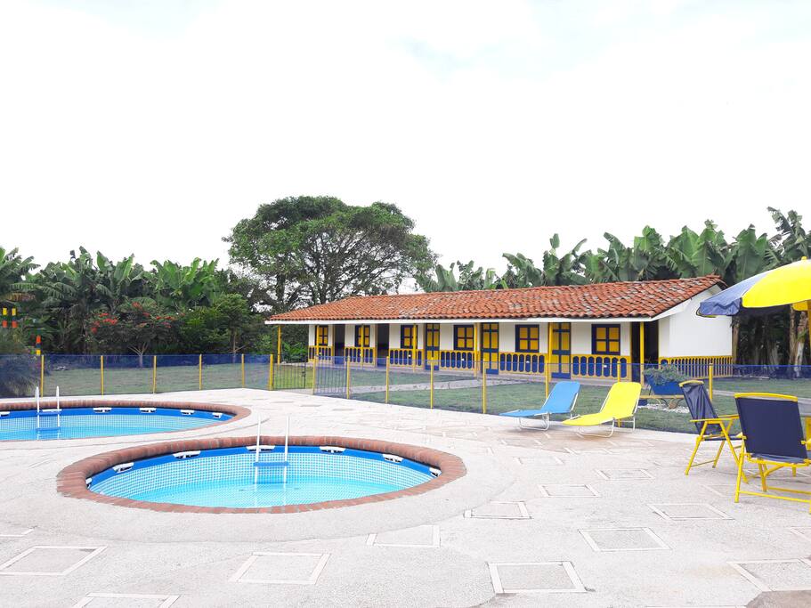 Piscinas para adultos y niños
