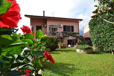 Airbnb con migliori performance: farmhouse 50 meters from the sea a Marciana