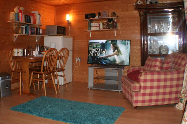 Holiday Lets, Homes, Experiences & Places - Airbnb