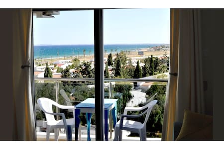 1 BEDROOM FLAT WITH SEAVIEW 200 M SANDY LONG BEACH