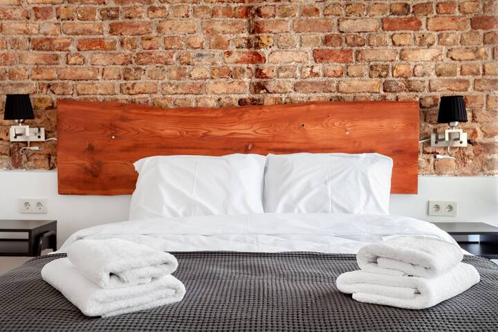 -Big groups- old town, Modern 6BR 4BA AC/Elevaor gallery image 2