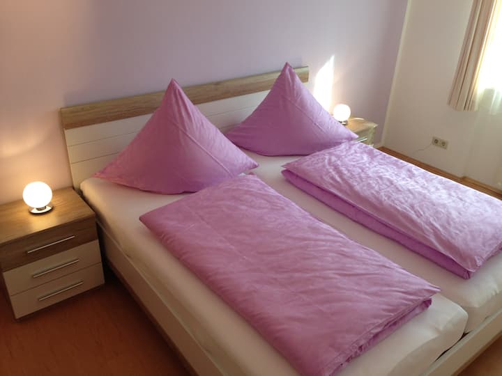 Spálňa 2 s manželskou posteľou 1,80 x 2,00