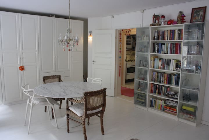 cosy flat 2 min from Central Statio
