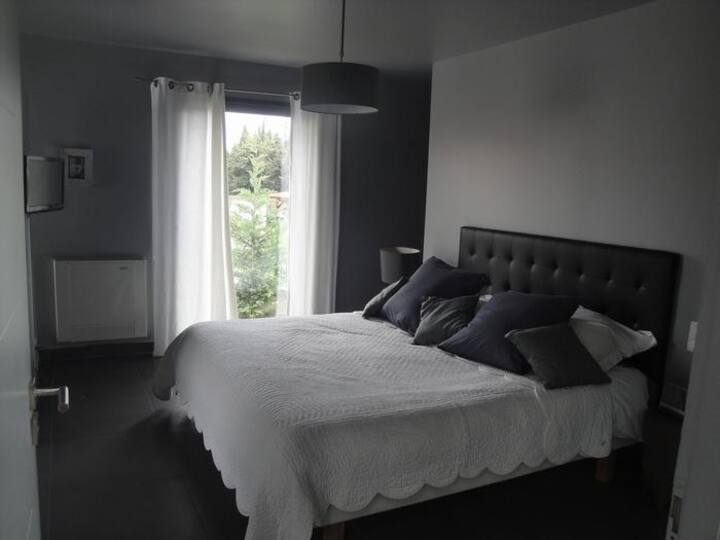 Krevet u glavnom apartmanu 180×200
Talijanski tuš 
Kada 
20 m² 