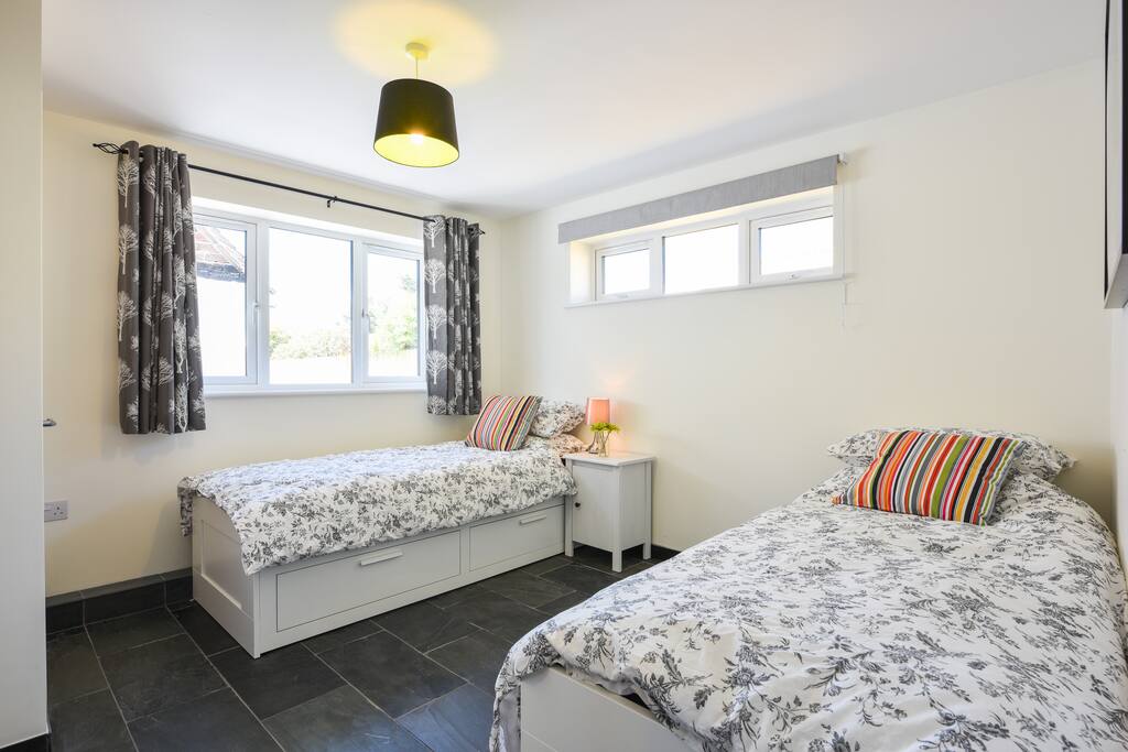 2nd bedroom, can sleep 3