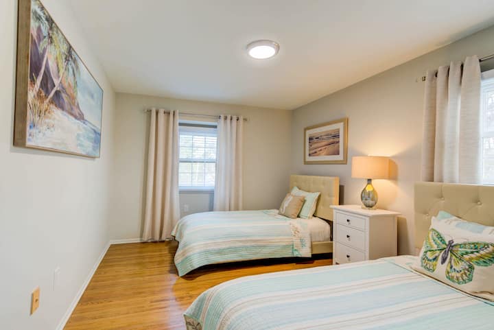 Спална соба бр. 3 со два брачни кревета