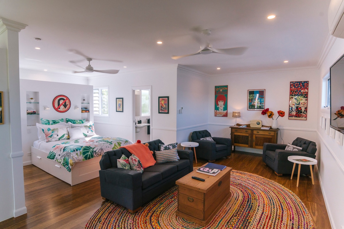 Top performing Airbnb: TIDE NINE YOUR ABSOLUTE BEACHFRONT APARTMENT in Cairns Regional